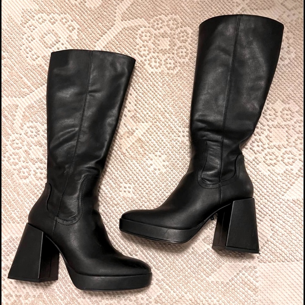 Retro knee length black boots